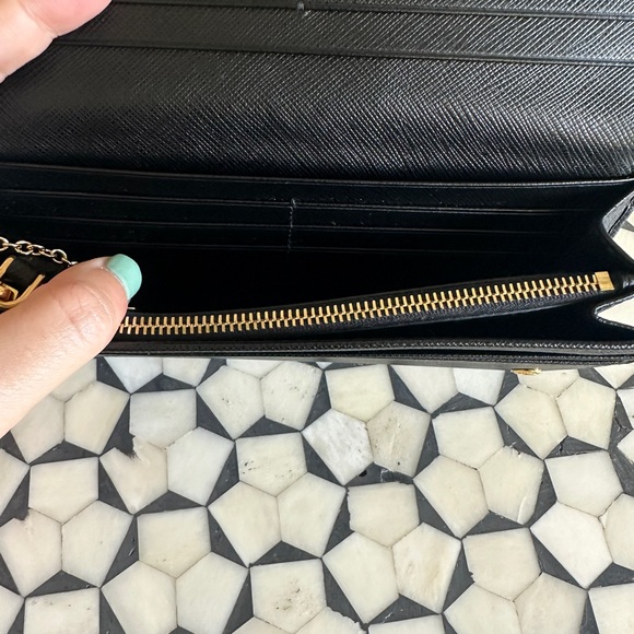 Large Prada Saffiano Wallet - Black - Picture 12 of 16